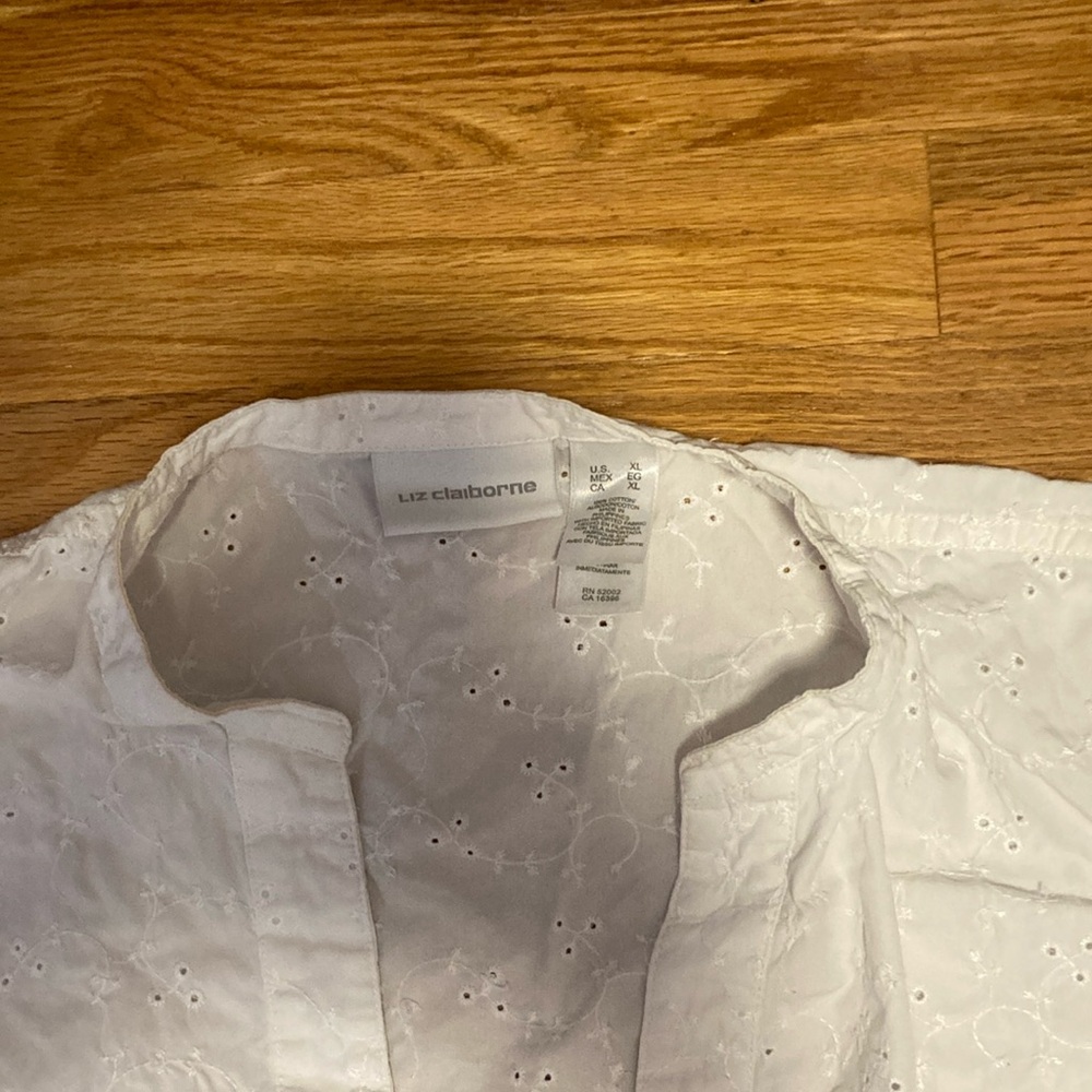 White 3/4 length sleeve